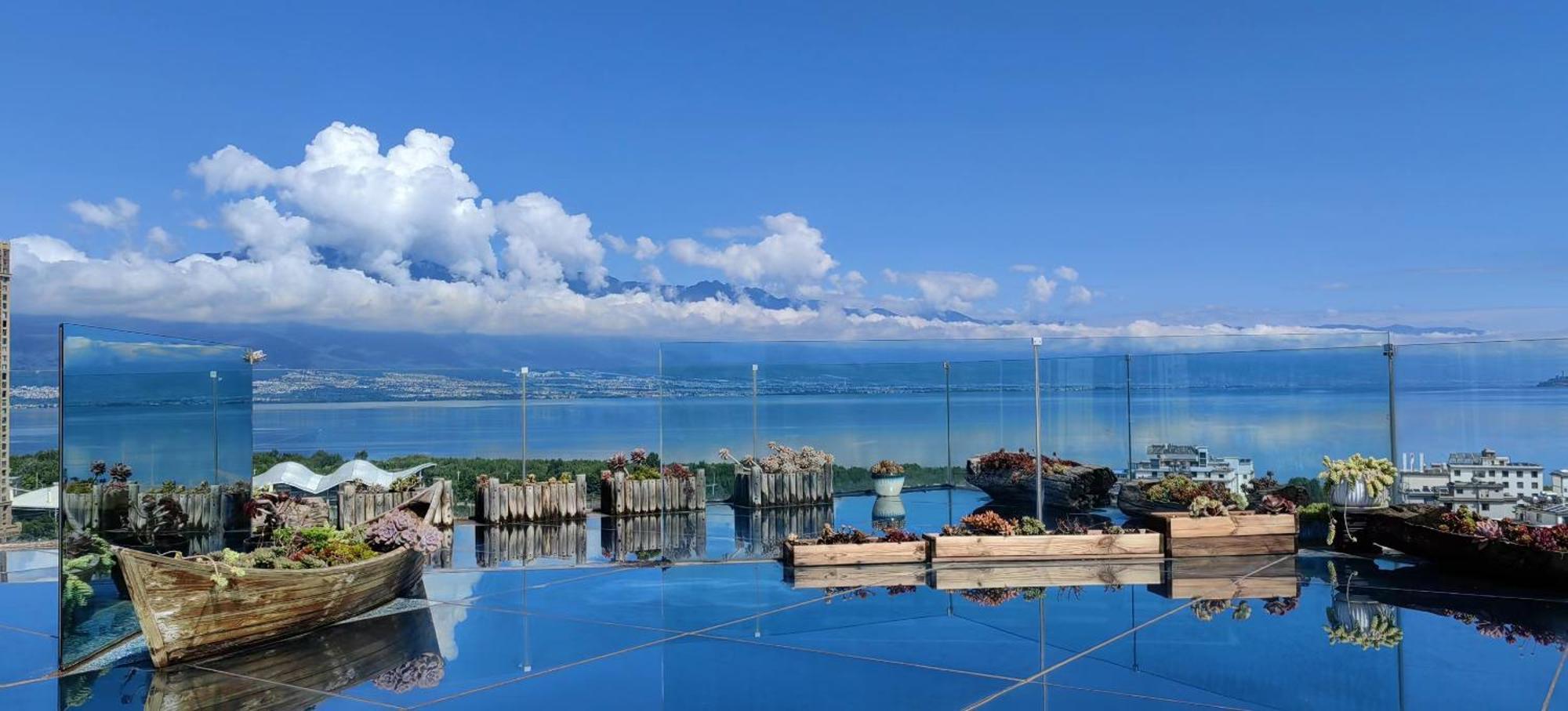 Dali Listening Sea View Villa大理听城海景别墅 Экстерьер фото