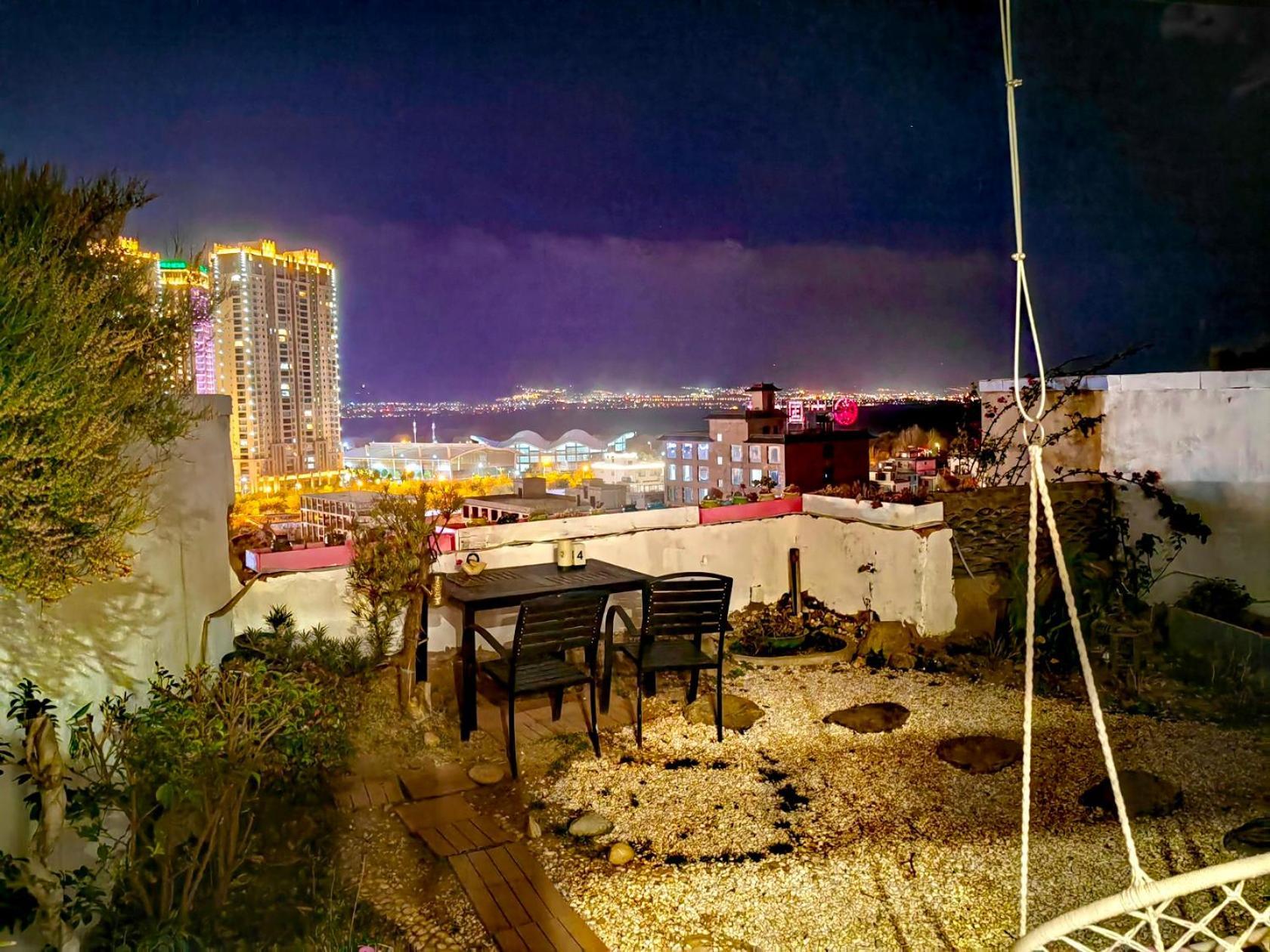 Dali Listening Sea View Villa大理听城海景别墅 Экстерьер фото
